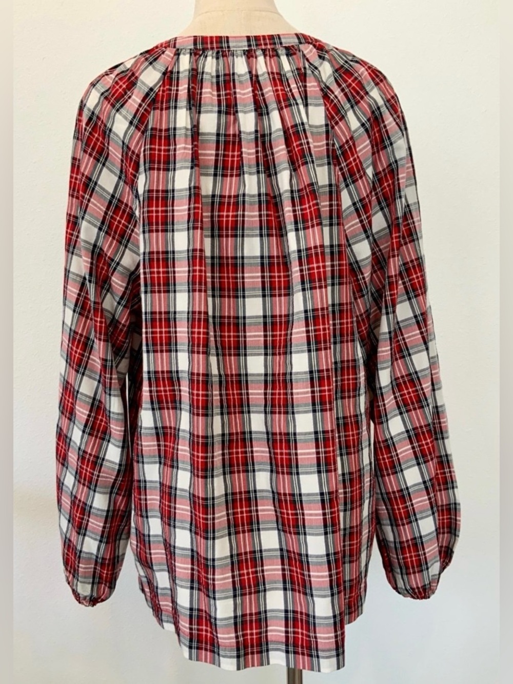 Old Navy Red Plaid Blouse XL Split Neck Seersucker Popover Preppy Holiday - Picture 5 of 7
